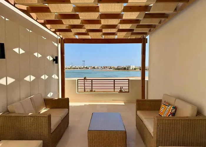 Premium 3br Nanny -free Pool And Lagoon Access In Elgouna Villa *