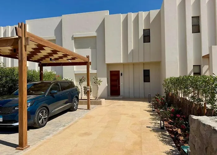 Premium 3br Nanny -free Pool And Lagoon Access In Elgouna Villa