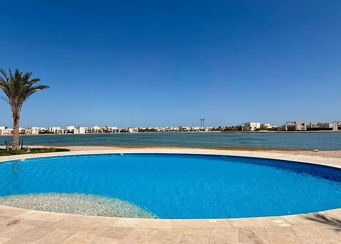 Premium 3br Nanny -free Pool And Lagoon Access In Elgouna Villa *