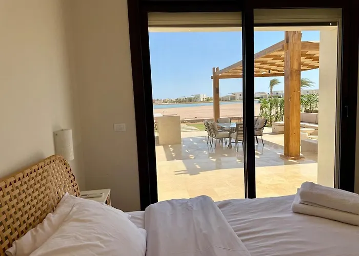 Villa Premium 3br Nanny -free Pool And Lagoon Access In Elgouna Gurdaka